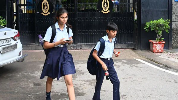 Delhi schools receive bomb threats